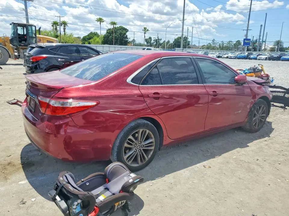 2015 TOYOTA CAMRY SE  