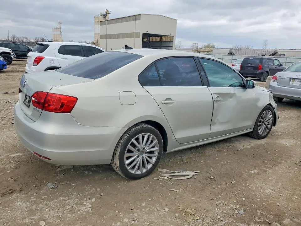 2011 VOLKSWAGEN JETTA SEL  