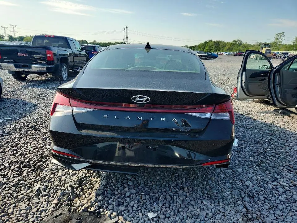 2022 HYUNDAI ELANTRA SEL  