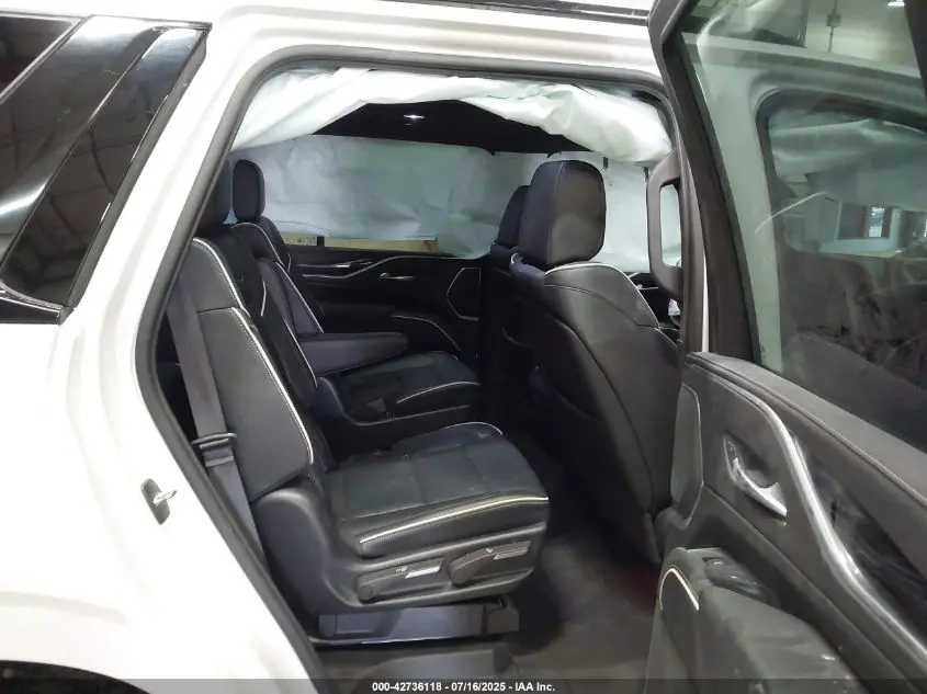 2022 CADILLAC ESCALADE 4WD SPORT