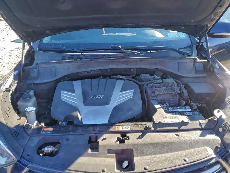 2017 HYUNDAI SANTA FE SE  