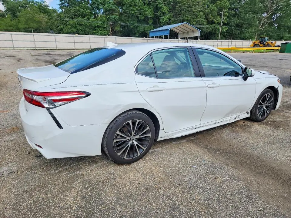 2019 TOYOTA CAMRY SE  