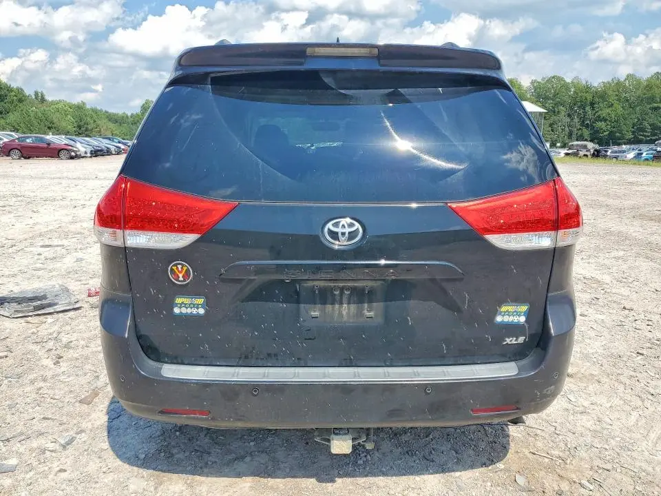 2011 TOYOTA SIENNA XLE 8-PASSENGER  