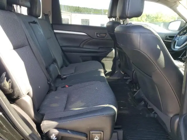 2018 TOYOTA HIGHLANDER LE  