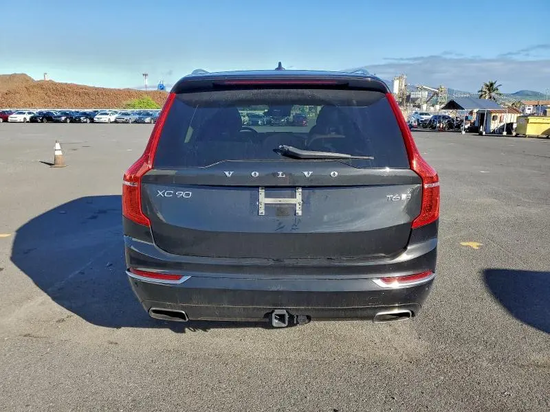 2016 VOLVO XC90 T6  