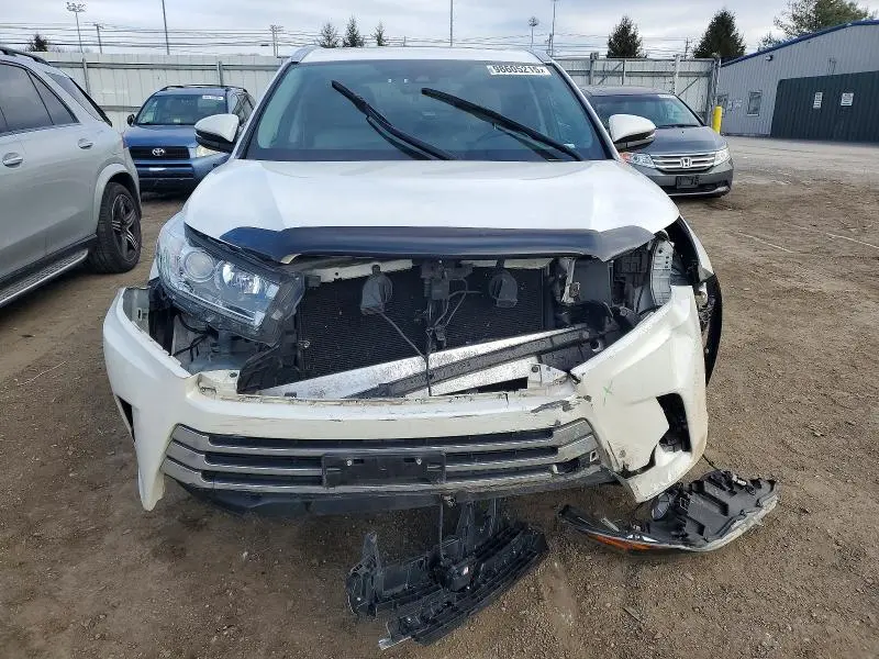 2017 TOYOTA HIGHLANDER LIMITED  