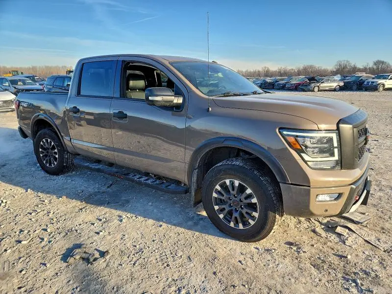 2021 NISSAN TITAN SV  