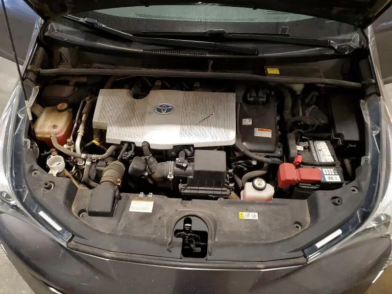 2017 TOYOTA PRIUS THREE  