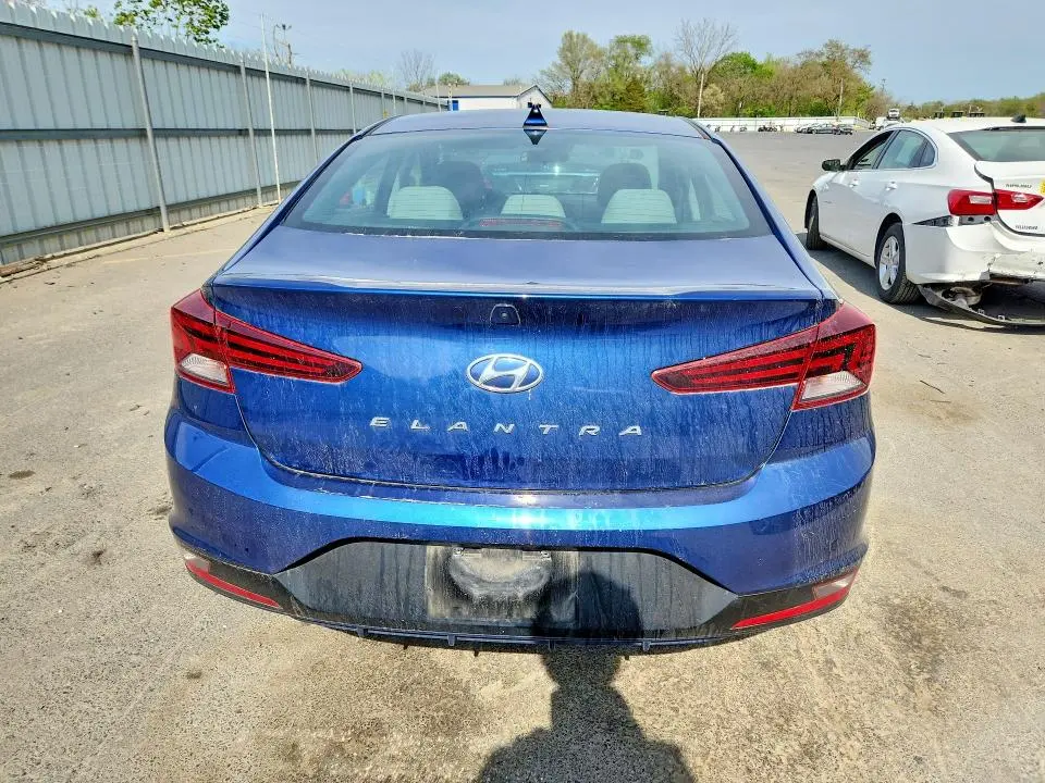 2020 HYUNDAI ELANTRA SEL  