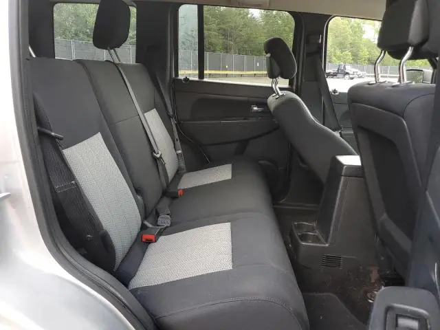 2010 JEEP LIBERTY SPORT  