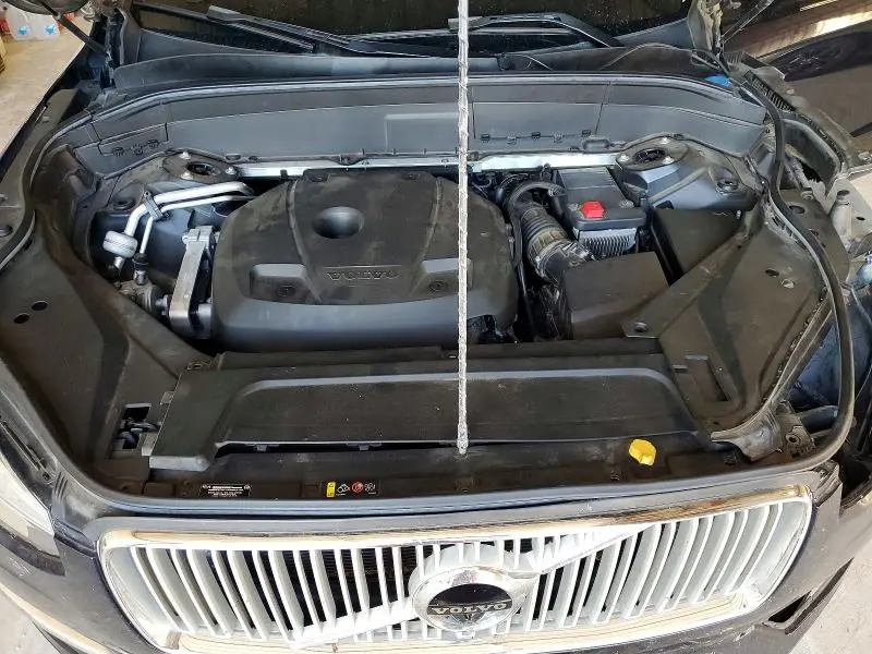 2017 VOLVO XC90 T6  