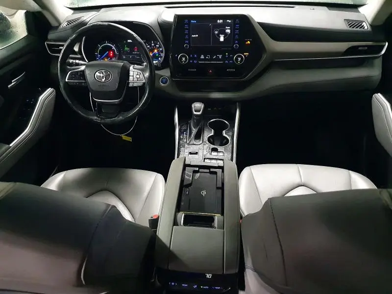 2021 TOYOTA HIGHLANDER HYBRID XLE  