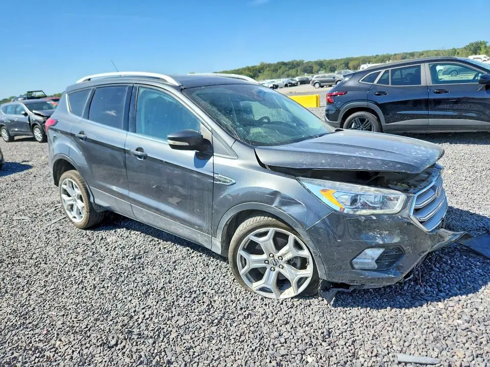2019 FORD ESCAPE TITANIUM  