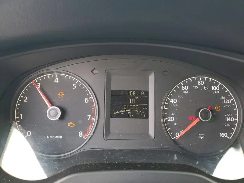 2011 VOLKSWAGEN JETTA SE  