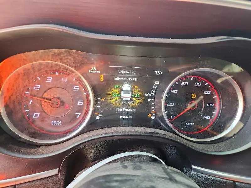 2015 DODGE CHARGER SE  