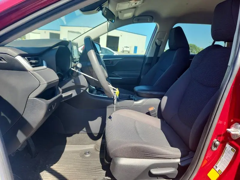 2019 TOYOTA RAV4 LE  