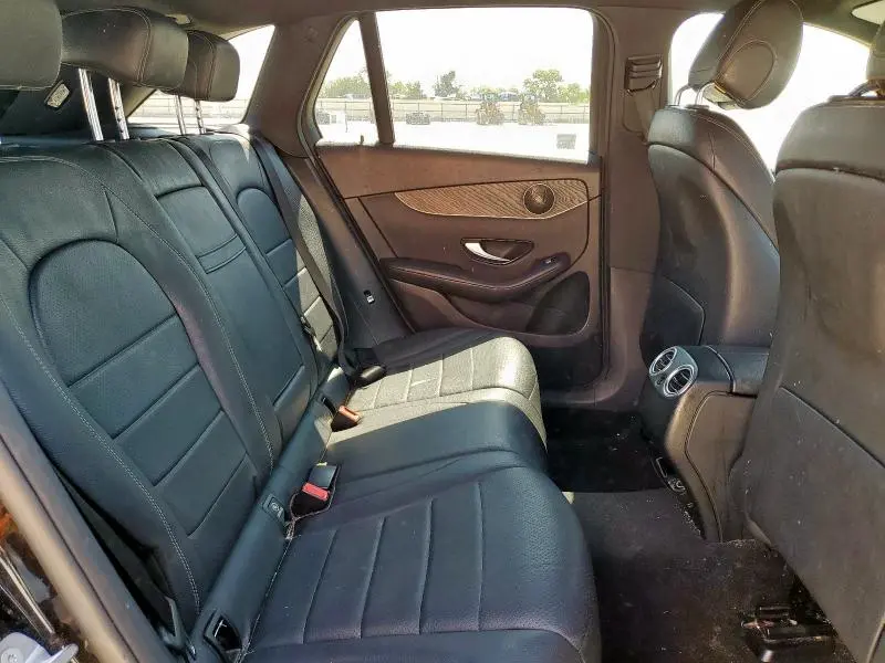 2018 MERCEDES-BENZ GLC 300  