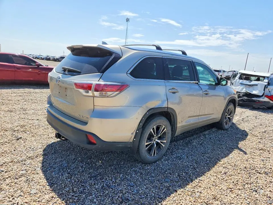 2016 TOYOTA HIGHLANDER XLE  
