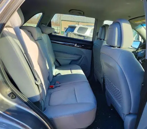 2012 KIA SORENTO BASE  