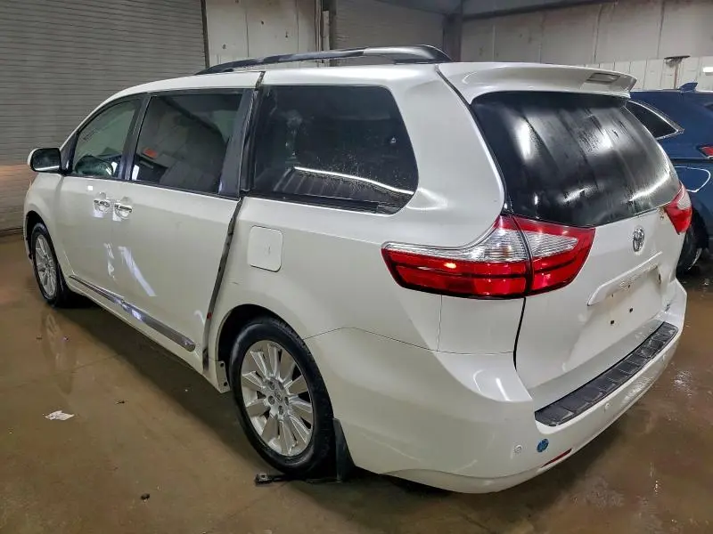 2015 TOYOTA SIENNA XLE  