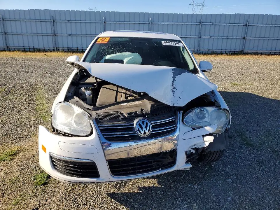 2010 VOLKSWAGEN JETTA SE  