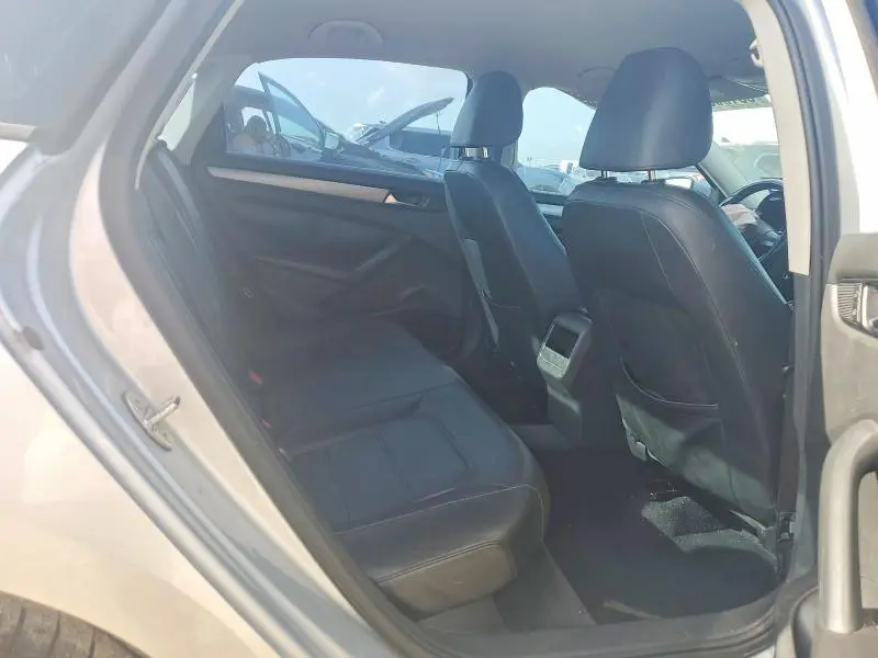 2015 VOLKSWAGEN PASSAT S  