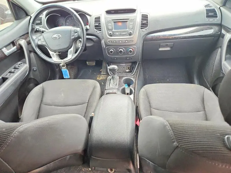 2015 KIA SORENTO LX  