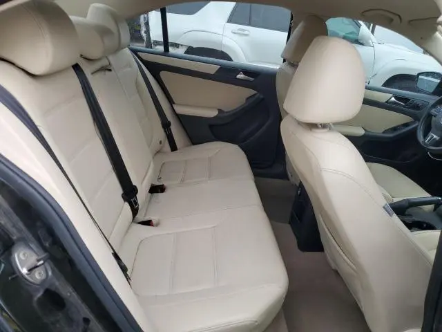 2012 VOLKSWAGEN JETTA SE  