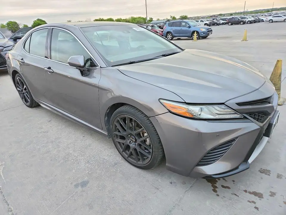 2018 TOYOTA CAMRY XSE  