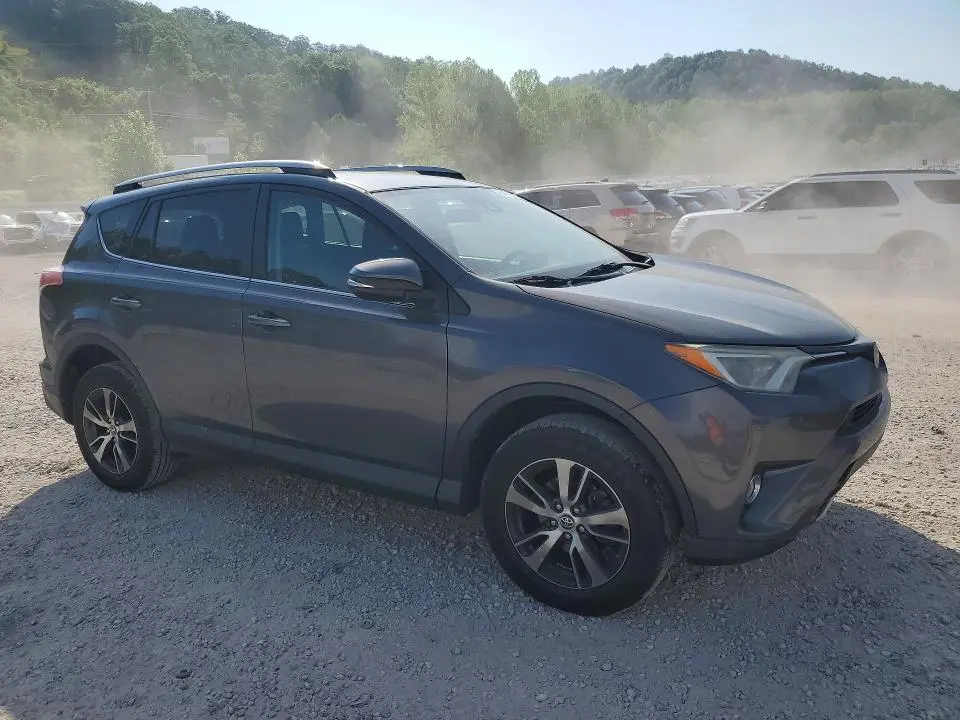 2018 TOYOTA RAV4 XLE  