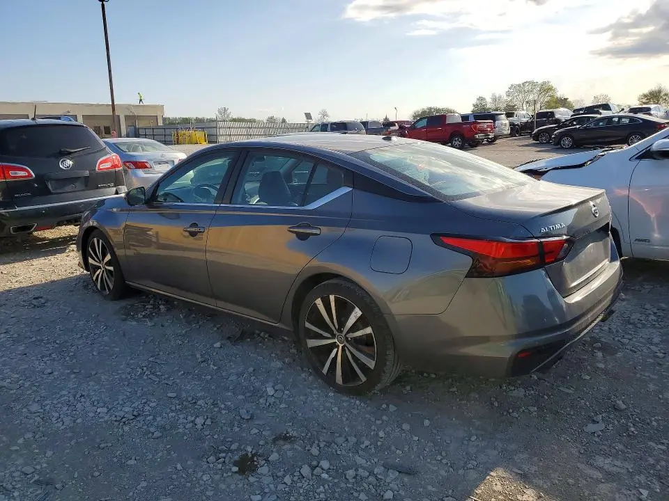 2021 NISSAN ALTIMA SR  