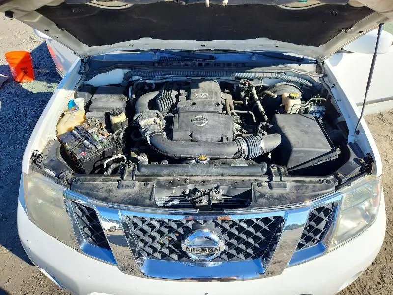 2011 NISSAN PATHFINDER S  