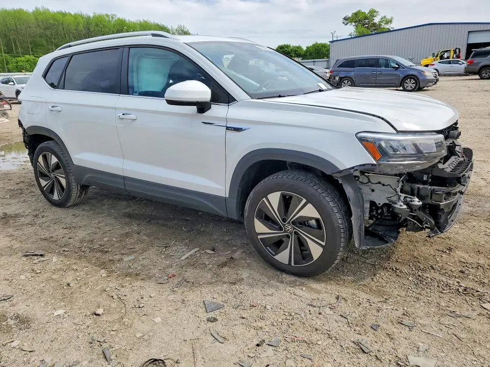 2024 VOLKSWAGEN TAOS SE  