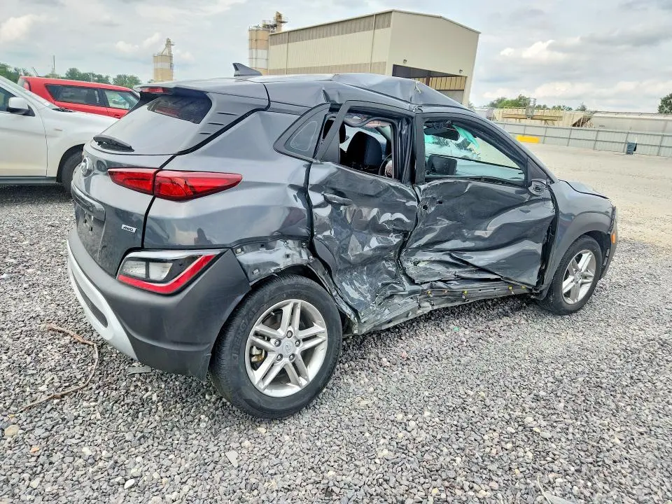 2023 HYUNDAI KONA SE  