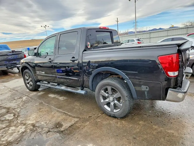2015 NISSAN TITAN SV  