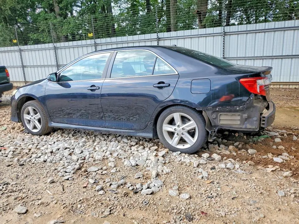 2013 TOYOTA CAMRY SE  