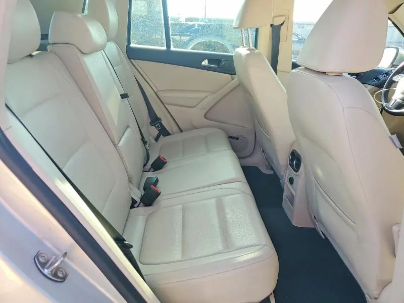 2014 VOLKSWAGEN TIGUAN S  