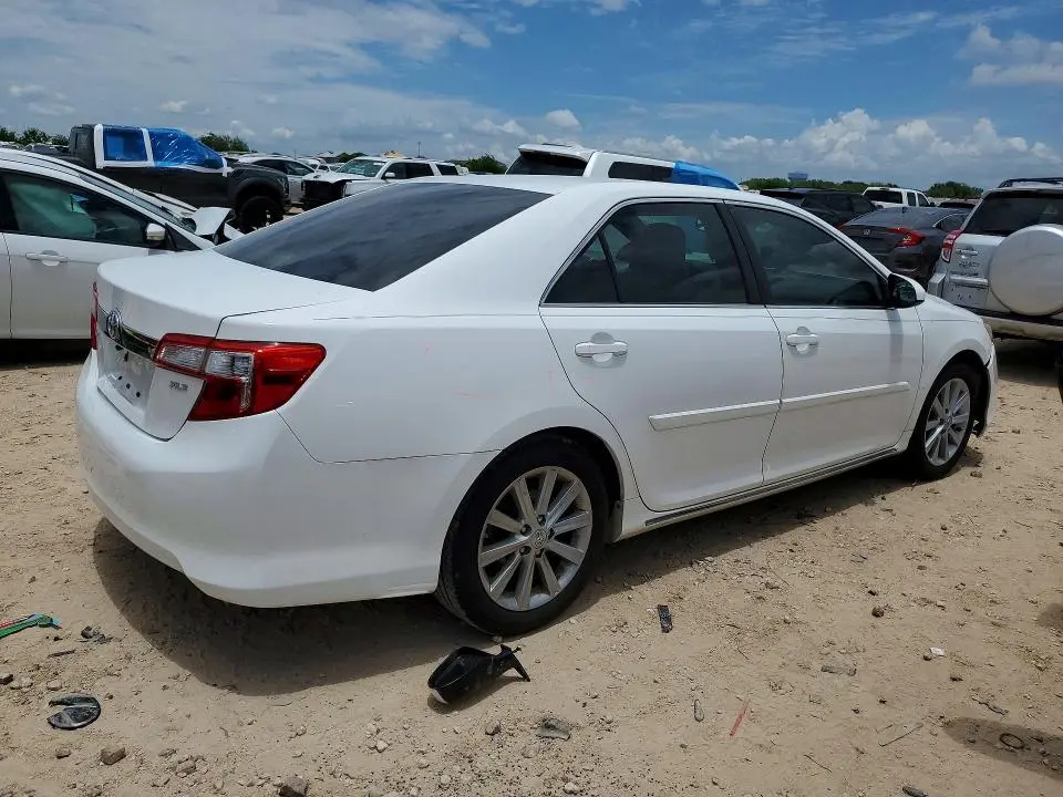 2012 TOYOTA CAMRY XLE  