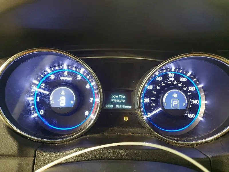 2011 HYUNDAI SONATA SE  