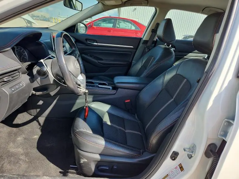 2024 NISSAN ALTIMA SR  