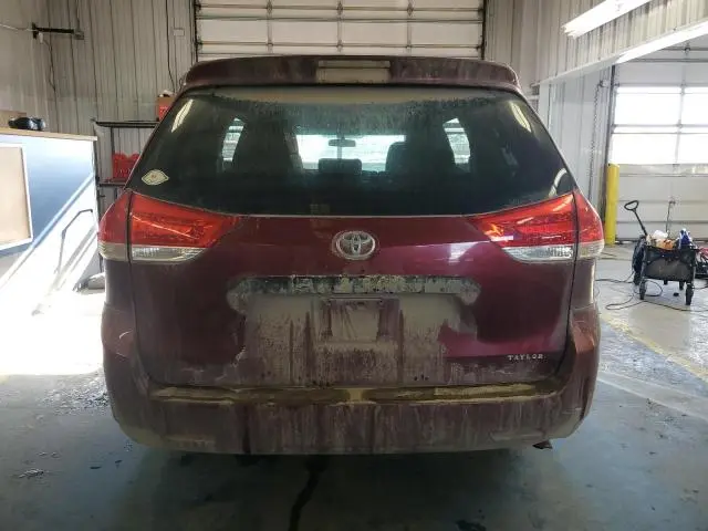 2011 TOYOTA SIENNA BASE  