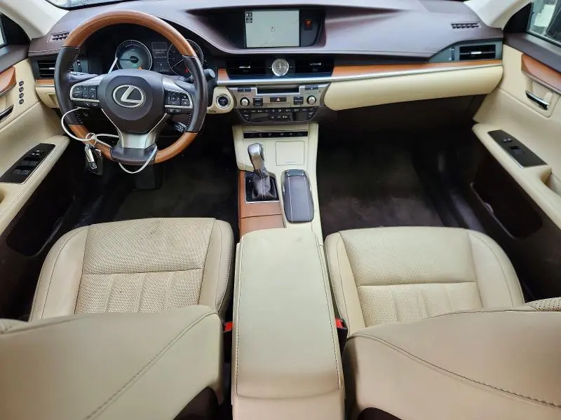 2018 LEXUS ES 300H  