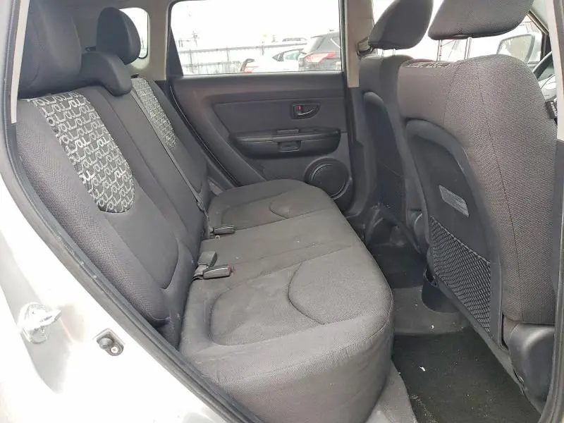 2011 KIA SOUL +  