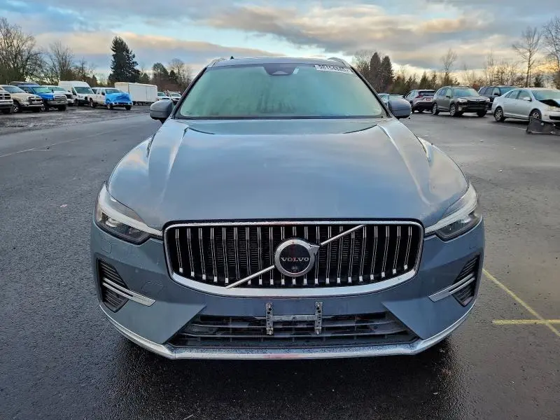 2022 VOLVO XC60 B5 INSCRIPTION  