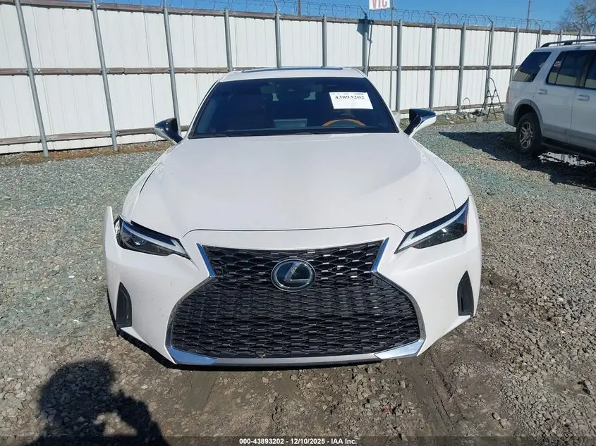 2024 LEXUS IS 300  