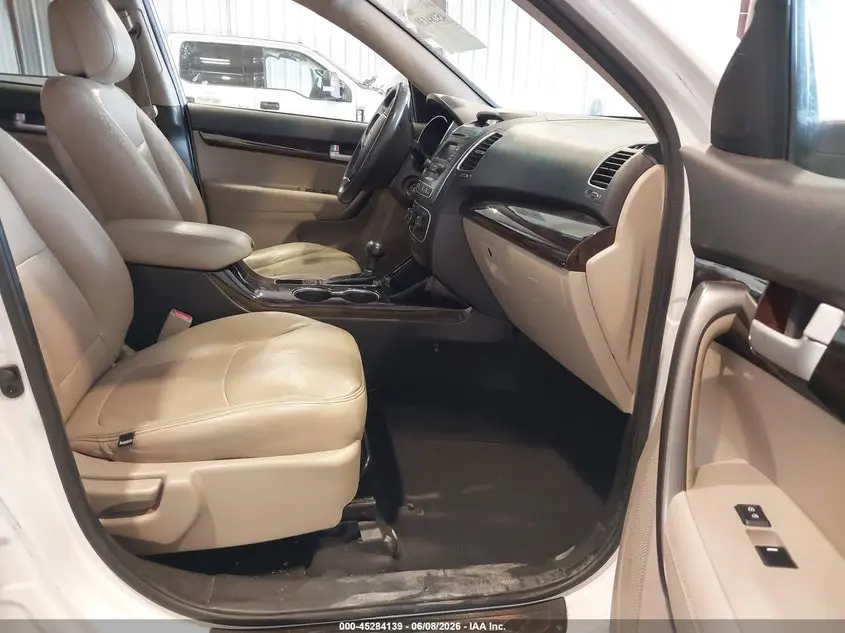 2015 KIA SORENTO LX V6