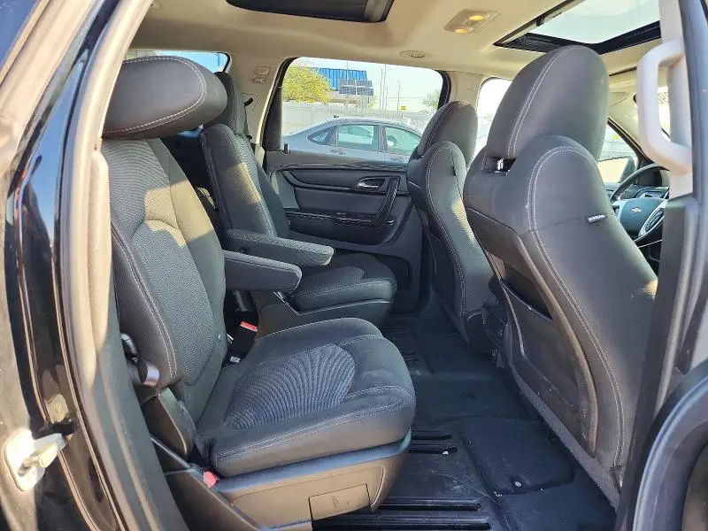 2017 CHEVROLET TRAVERSE LT  