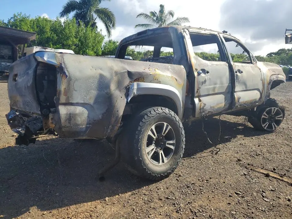 2017 TOYOTA TACOMA SR V6  