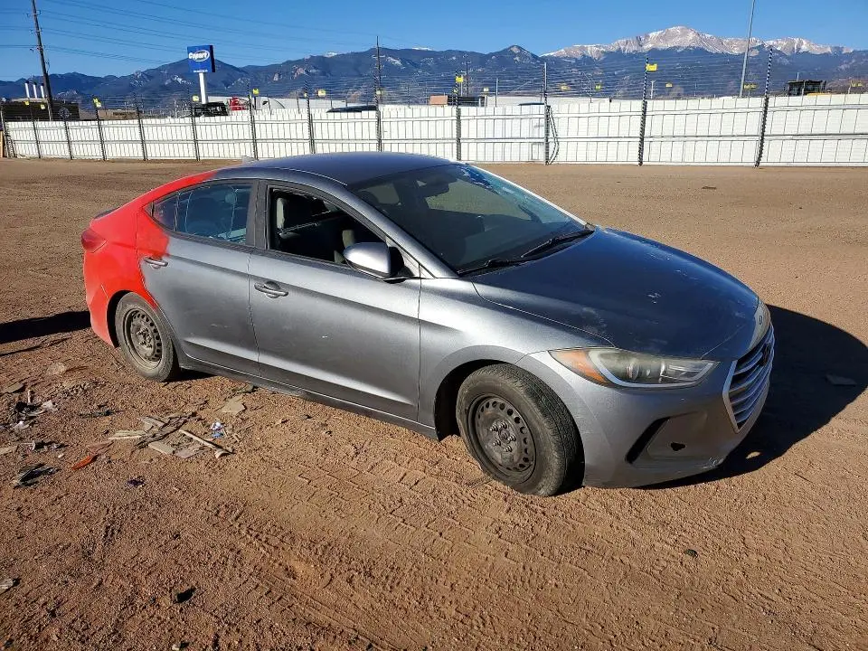 2017 HYUNDAI ELANTRA SE  