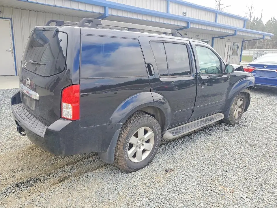 2011 NISSAN PATHFINDER S  